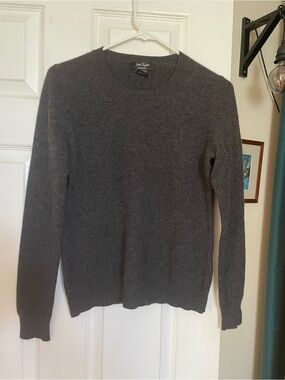 Lord & Taylor 100 % Cashmere Crew Neck Sweater Grey Pullover Jumper sz M fit S-M
